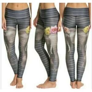 Teeki Women Love Elephant Gray Striped Legging Novelty-Animal Print Size X-Small
